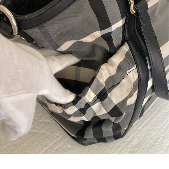 Burberry✨Luxury Nova Diaper or Tote Bag - Picture 7 of 16